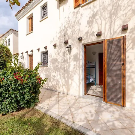 Spacious Flat 300mt From The * Budoni