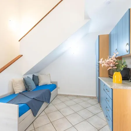 Spacious Flat 300mt From The * Budoni