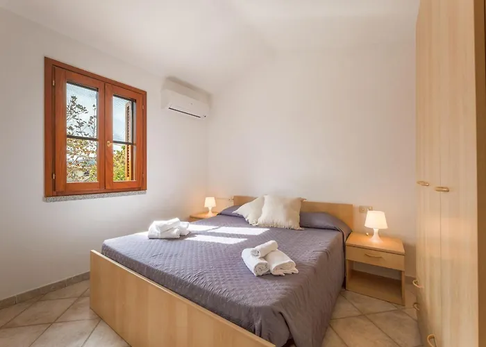 Spacious Flat 300mt From The Budoni